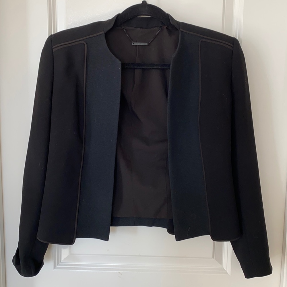 Elie Tahari Short black blazer